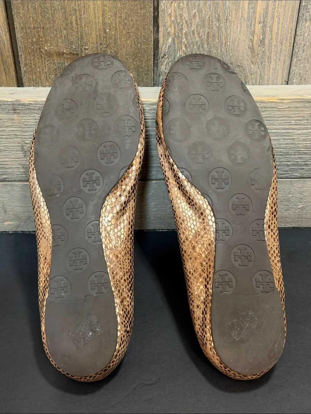 Tory Burch Reva Brown Metallic Snakeskin Leather Ballet Flats Gold Logo Size 9.5